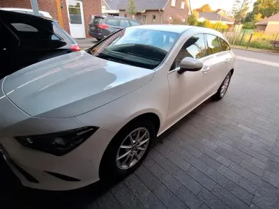 Gebraucht Mercedes CLA180 Shooting Brake 116 PS (85 kW) 2021 Weiß Kombi