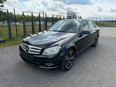 Gebraucht Mercedes C200 184 PS (135 kW) 2009 Schwarz Limousine