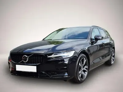 Gebraucht Volvo V60 Plus 197 PS (144 kW) 2025 Manufacturer Kombi