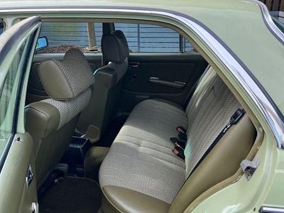 Second-hand Mercedes 200 94 CP (69 kW) 1979 Verde Berlinǎ