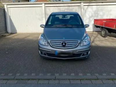 Gebraucht Mercedes B200 140 PS (102 kW) 2007 Grau Van / Kleinbus