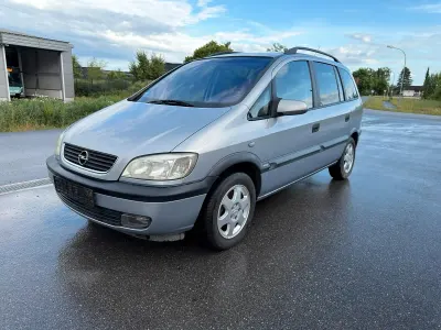Gebraucht Opel Zafira 125 PS (91 kW) 2001 Silber Van / Kleinbus