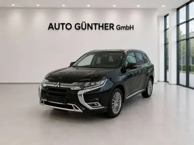 Gebraucht Mitsubishi Outlander P-HEV Plus 135 PS (99 kW) 2020 Rubinschwarz (m) SUV