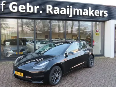 Gebraucht Tesla Model 3 Standard Range 175 kW (238 PS) 2019 Schwarz Limousine