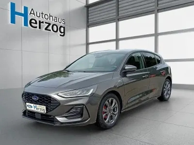 Gebraucht Ford Focus ST-Line 125 PS (91 kW) 2025 Magnetic metallic Limousine