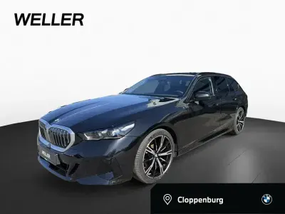Gebraucht BMW 520 M Sport 197 PS (144 kW) 2025 Black sapphire (schwarz) Kombi