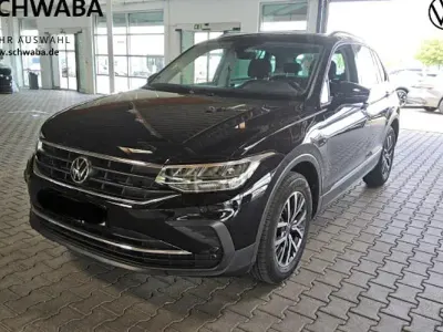 Gebraucht VW Tiguan Life 150 PS (110 kW) 2023 Schwarz SUV