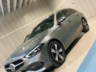 Gebraucht Mercedes C180 Avantgarde 170 PS (125 kW) 2022 Grau Kombi