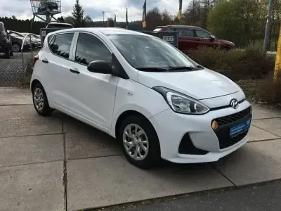Gebraucht Hyundai i10 Classic 67 PS (49 kW) 2019 Weiß Kleinwagen