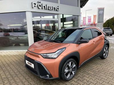 Neu Toyota Aygo X 117 PS (86 kW) 2026 Cinnamon bronze met./black SUV