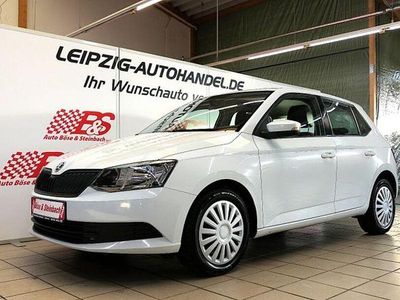 Weiß Gebraucht 2015 Skoda Fabia Active Kleinwagen | 8.574 €