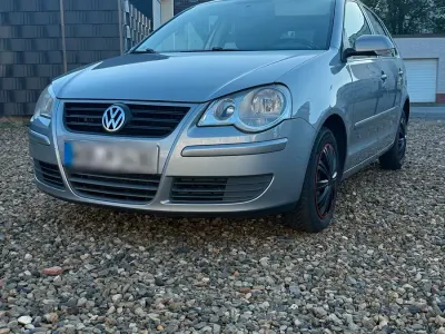 Gebraucht VW Polo 75 PS (55 kW) 2009 Silber Kleinwagen