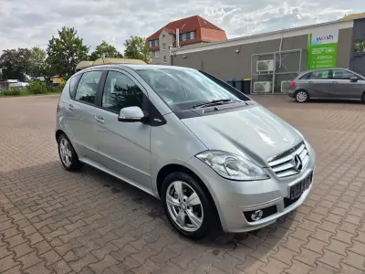 Gebraucht Mercedes A180 Avantgarde 116 PS (85 kW) 2010 Silber Limousine