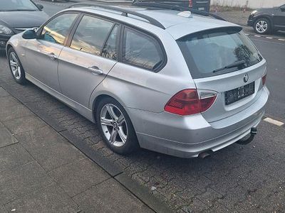 Gebraucht BMW 320 150 PS (110 kW) 2007 Silber Kombi