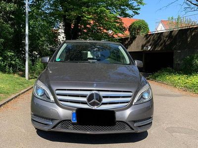 Mercedes B200