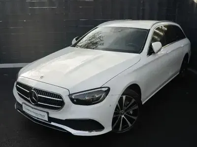 Używany Mercedes E300 194 KM (142 kW) 2022 Biały Sedan/Limuzyna