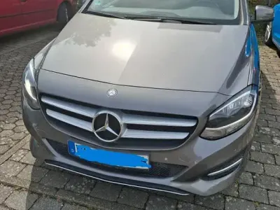 Gebraucht Mercedes B180 109 PS (80 kW) 2015 Beige Van / Kleinbus