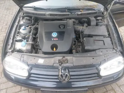 Gebraucht VW Golf IV 131 PS (96 kW) 2002 Schwarz Kleinwagen