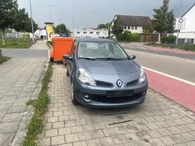 Używany Renault Clio II 88 KM (64 kW) 2006 Szary Sedan/Limuzyna