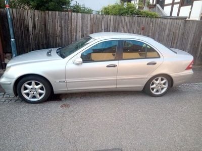 Mercedes C200