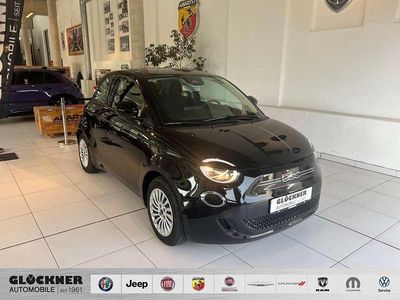 Schwarz Gebraucht 2023 Fiat 500e Kleinwagen | 26.490 €