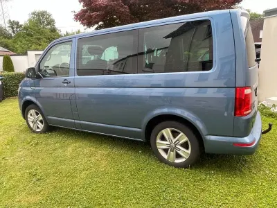 Gebraucht VW Multivan 150 PS (110 kW) 2017 Blau Van / Kleinbus