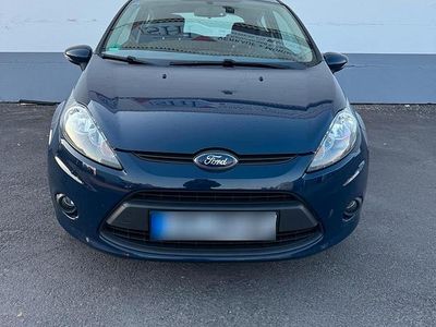 Gebraucht Ford Fiesta 60 PS (44 kW) 2012 Blau Kleinwagen