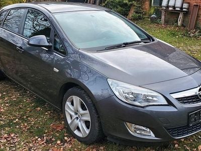 Gebraucht Opel Astra Selection 116 PS (85 kW) 2011 Grau Limousine