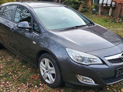 Gebraucht Opel Astra Selection 116 PS (85 kW) 2011 Grau Limousine