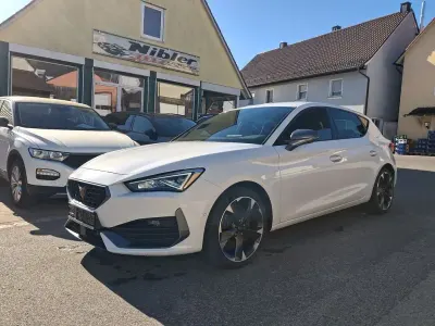 Second-hand Cupra Leon 245 CP (180 kW) 2023 Alb Berlinǎ
