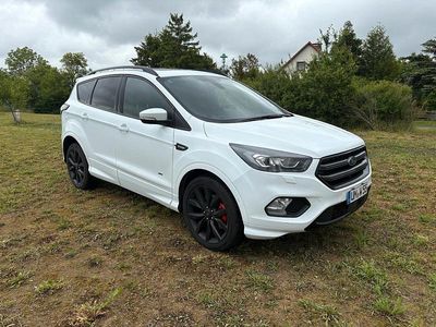 Weiß Gebraucht 2018 Ford Kuga ST-Line SUV | 13.900 € (Fairer Preis)