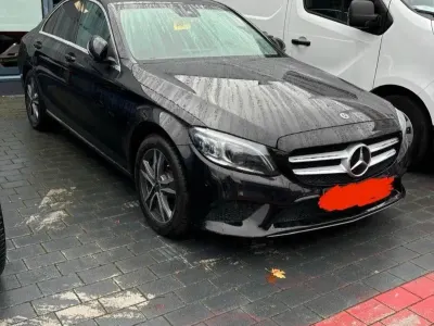 Gebraucht Mercedes C200 Avantgarde 160 PS (117 kW) 2019 Schwarz Limousine