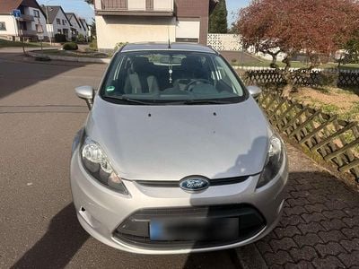 Gebraucht Ford Fiesta 84 PS (61 kW) 2009 Grau Kleinwagen