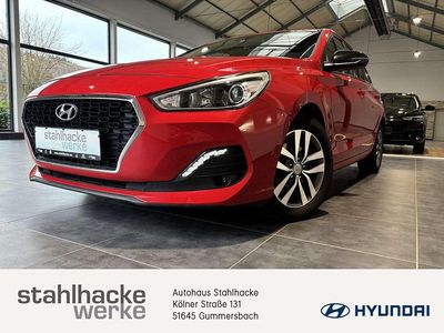 Gebraucht Hyundai i30 YES! 140 PS (102 kW) 2020 Engine red Limousine