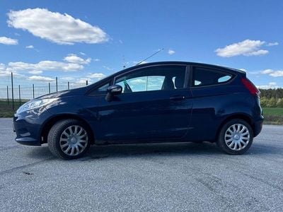 Usado Ford Fiesta Trend 60 HP (44 kW) 2010 Azul Sedan