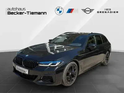 Gebraucht BMW 530 M Sport 286 PS (210 kW) 2022 Saphirschwarz Kombi