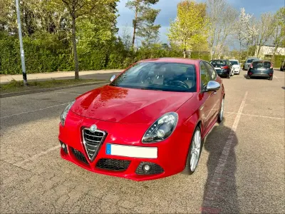 Gebraucht Alfa Romeo Giulietta 136 PS (100 kW) 2011 Rot Kleinwagen