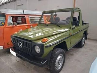 Usata Mercedes 230 90 CV (66 kW) 1979 Verde SUV