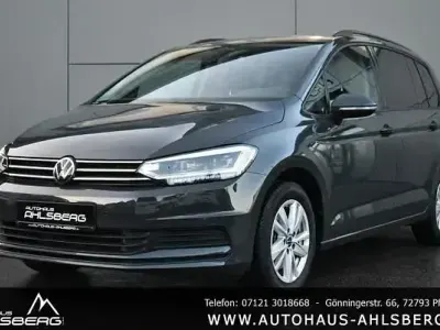 Gebraucht VW Touran Comfortline 150 PS (110 kW) 2025 Uranograu Van / Kleinbus