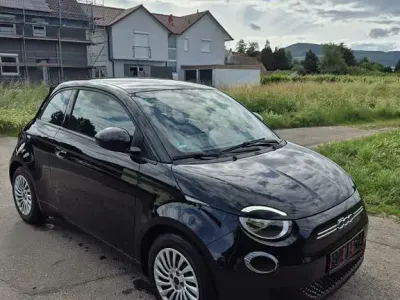 Gebraucht Fiat 500e Action 69 kW (95 PS) 2022 Schwarz Limousine