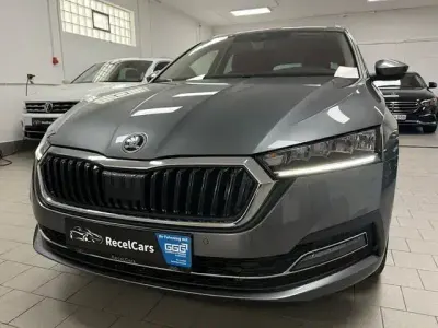 Gebraucht Skoda Octavia Clever 150 PS (110 kW) 2022 Weiß Kombi