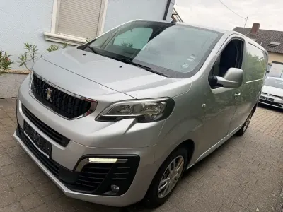 Gebraucht Peugeot Expert Premium 122 PS (89 kW) 2016 Grau Van