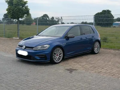 Gebraucht VW Golf VII Highline 150 PS (110 kW) 2019 Blau Kleinwagen