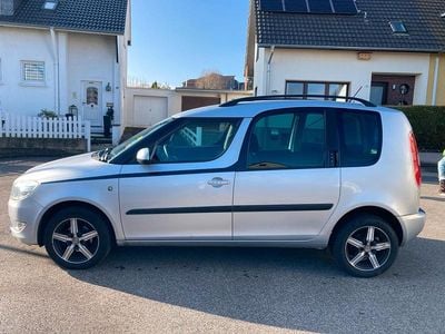 Grau Gebraucht 2011 Skoda Roomster Van / Kleinbus | 1.900 € (Fairer Preis)