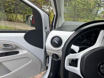 Usata VW up! 60 CV (44 kW) 2018 Bianco Utilitaria