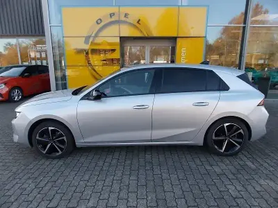 Gebraucht Opel Astra Elegance 131 PS (96 kW) 2023 Grau/typ aussenverkleidung metalliclackierung Kleinwagen