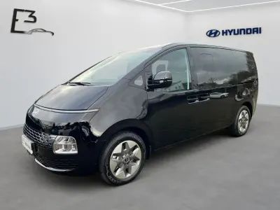 Neu Hyundai Staria Turbo 224 PS (164 kW) 2025 Abyss black / mic Van / Kleinbus