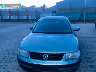 Gebraucht VW Passat 150 PS (110 kW) 1998 Blau Limousine
