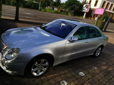 Gebraucht Mercedes E200 Elegance 184 PS (135 kW) 2007 Silber Limousine