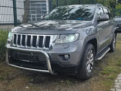 Käytetty Jeep Grand Cherokee Laredo 241 HP (177 kW) 2012 Harmaa Katumaasturi